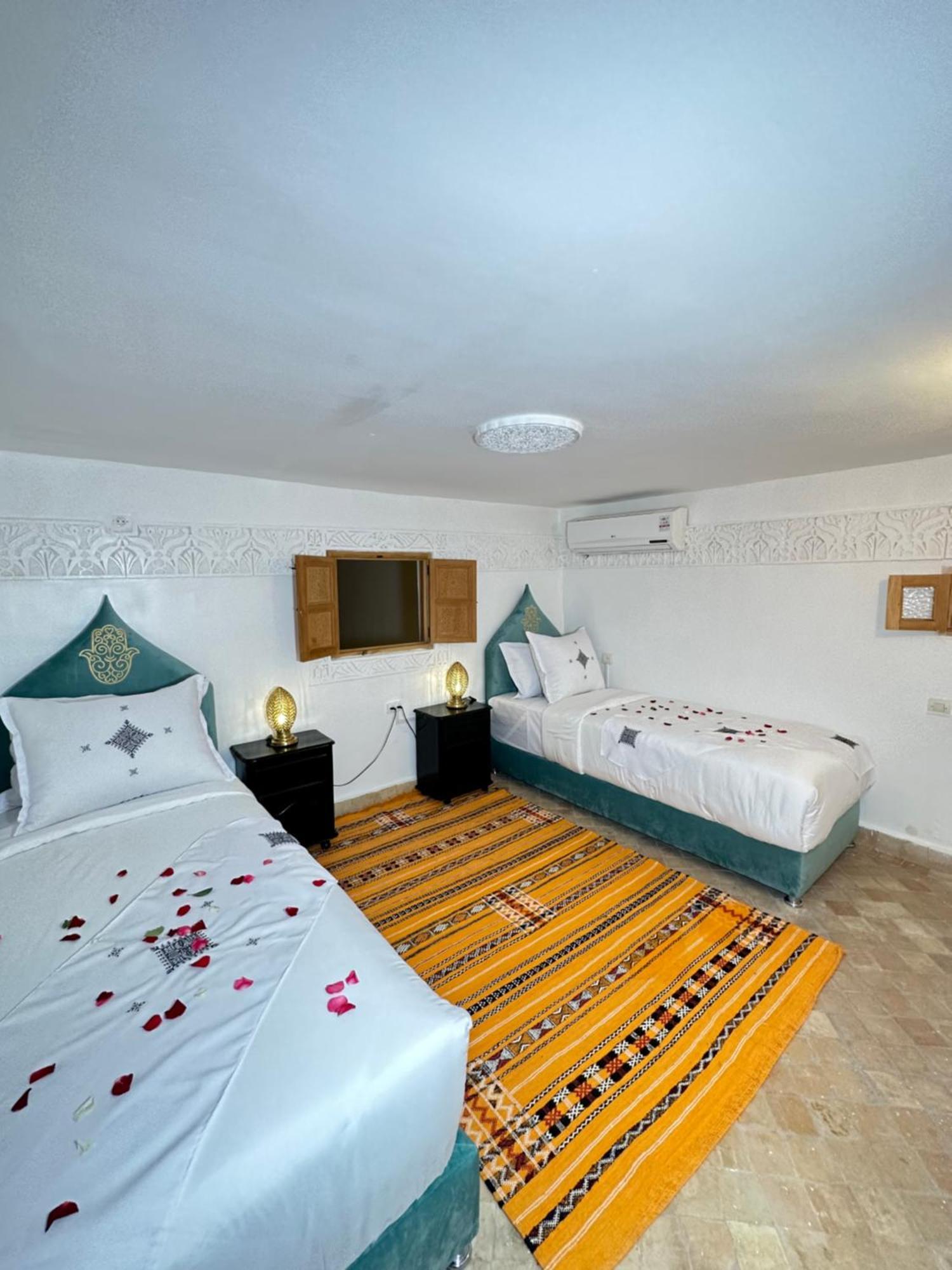 Bed and breakfast Dar Khmissa Fès Extérieur photo