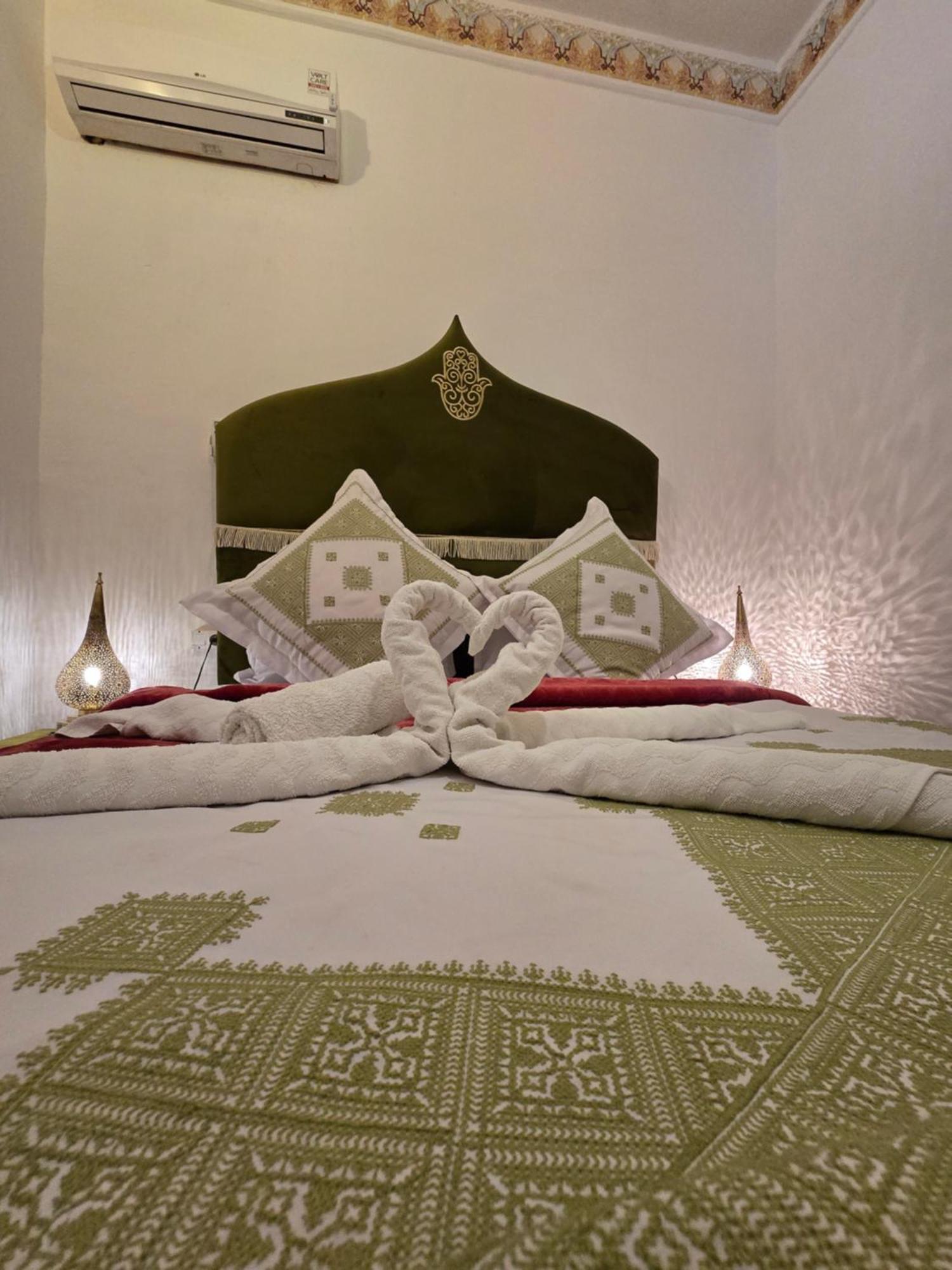 Bed and breakfast Dar Khmissa Fès Extérieur photo