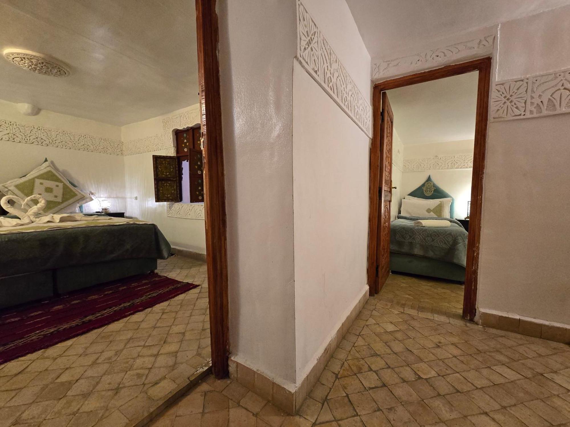Bed and breakfast Dar Khmissa Fès Extérieur photo