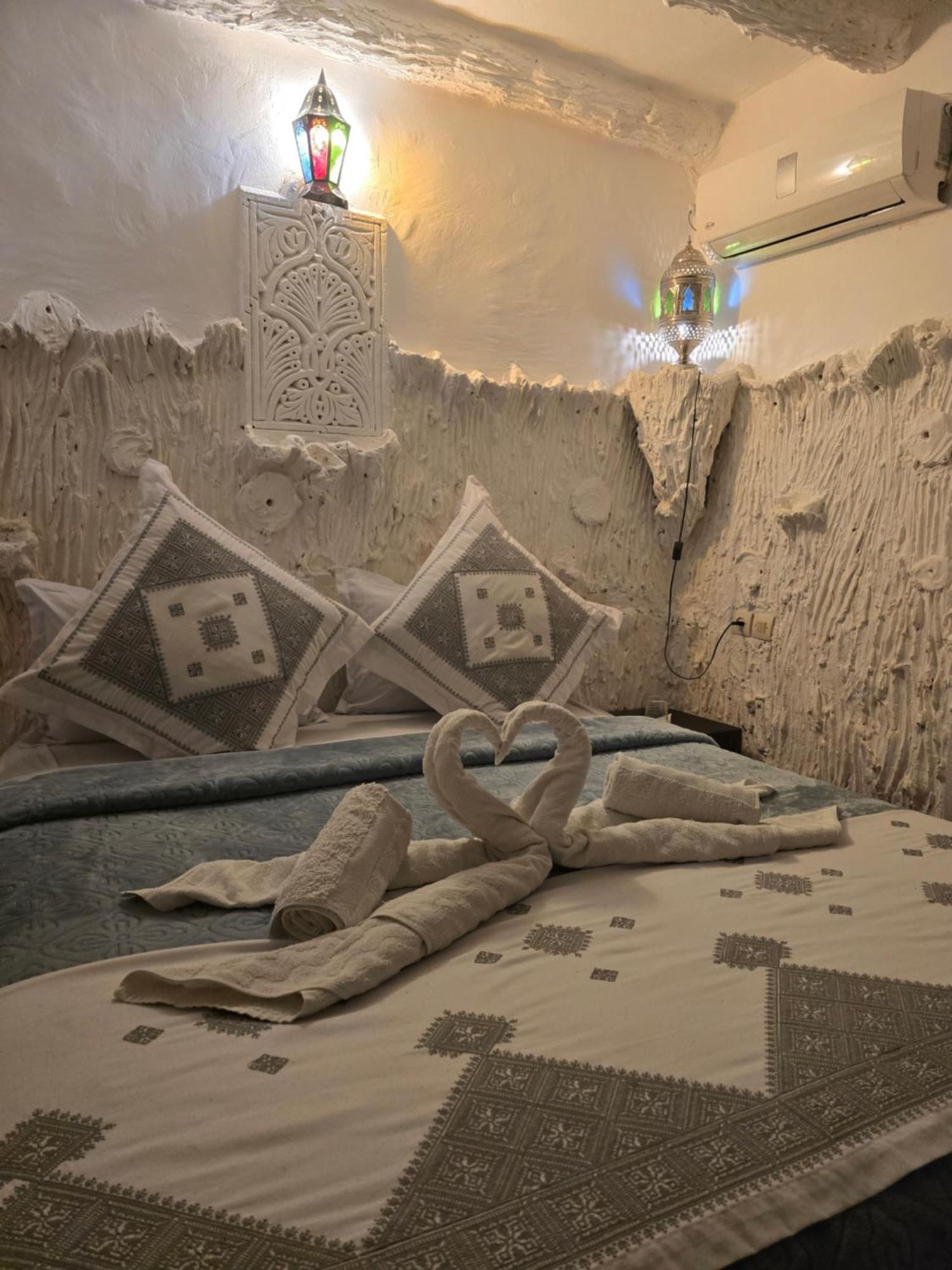 Bed and breakfast Dar Khmissa Fès Extérieur photo