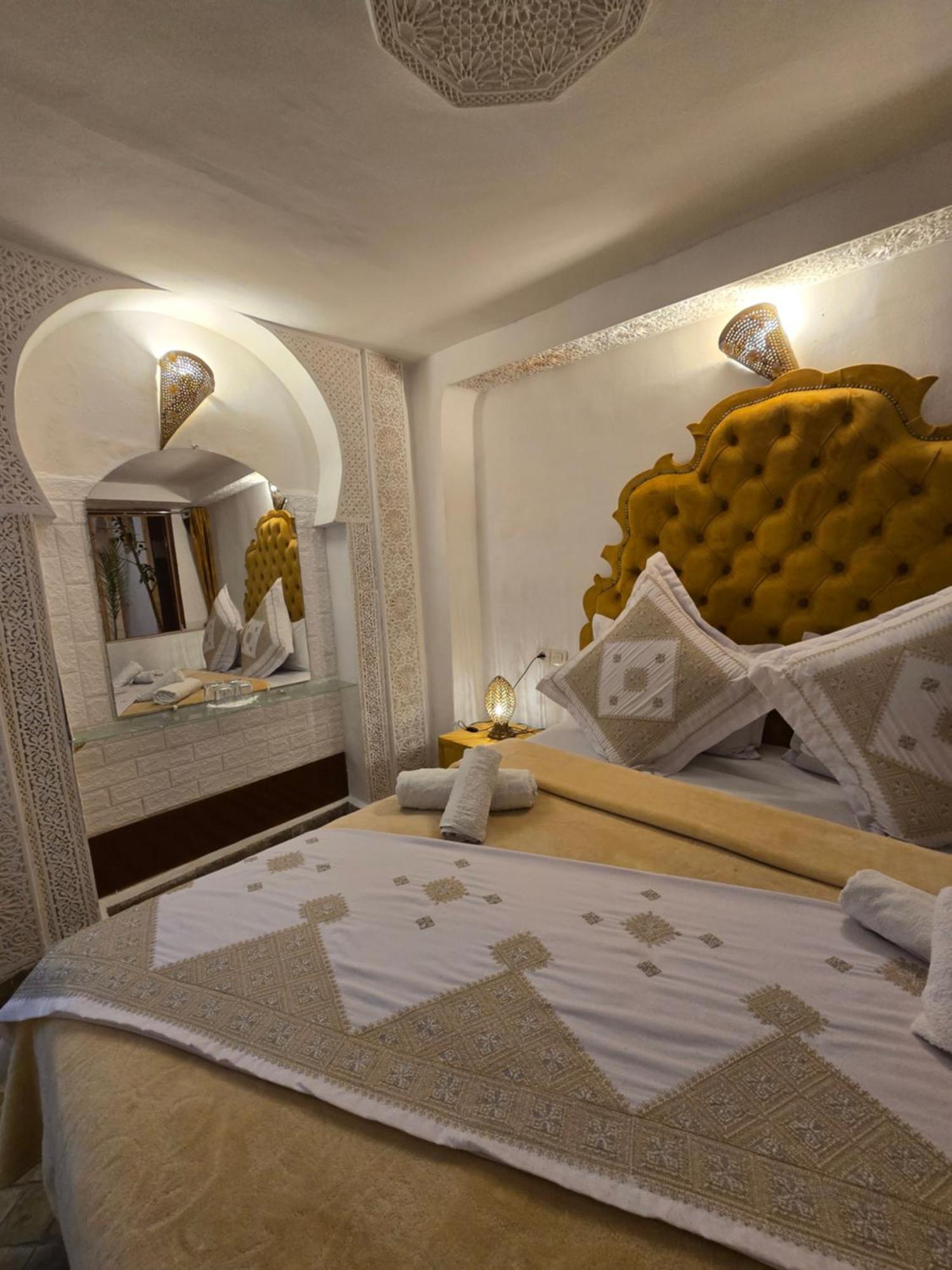 Bed and breakfast Dar Khmissa Fès Extérieur photo