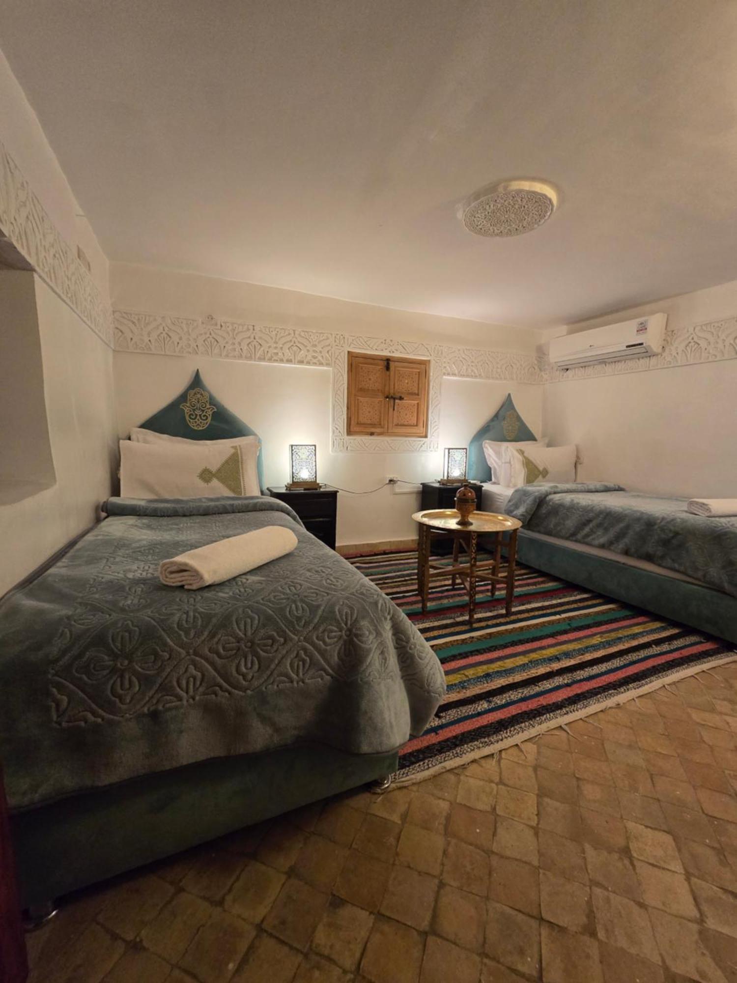 Bed and breakfast Dar Khmissa Fès Extérieur photo